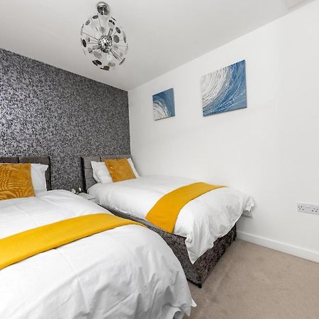 Royal House Wolverhampton - Perfect For Contractors & Large Groups Buitenkant foto