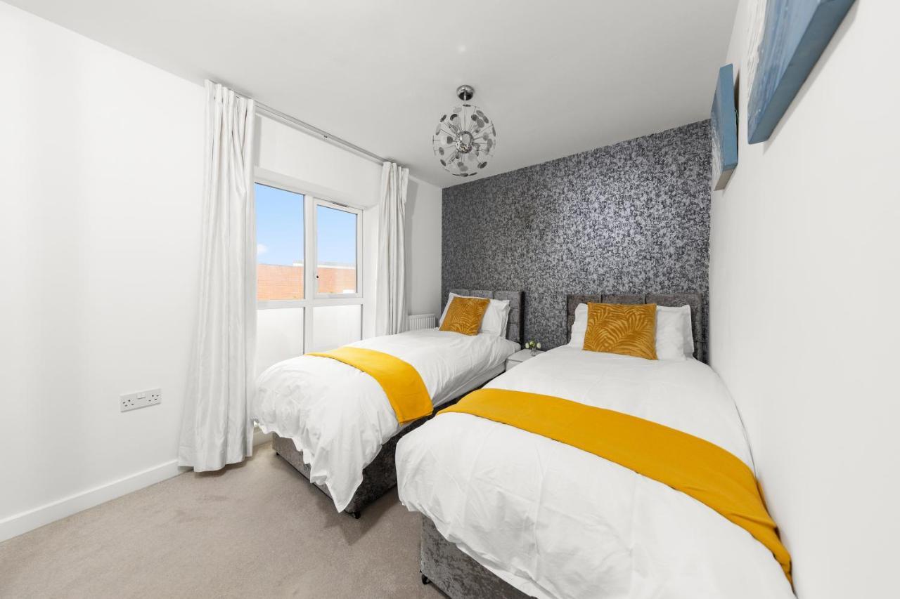 Royal House Wolverhampton - Perfect For Contractors & Large Groups Buitenkant foto