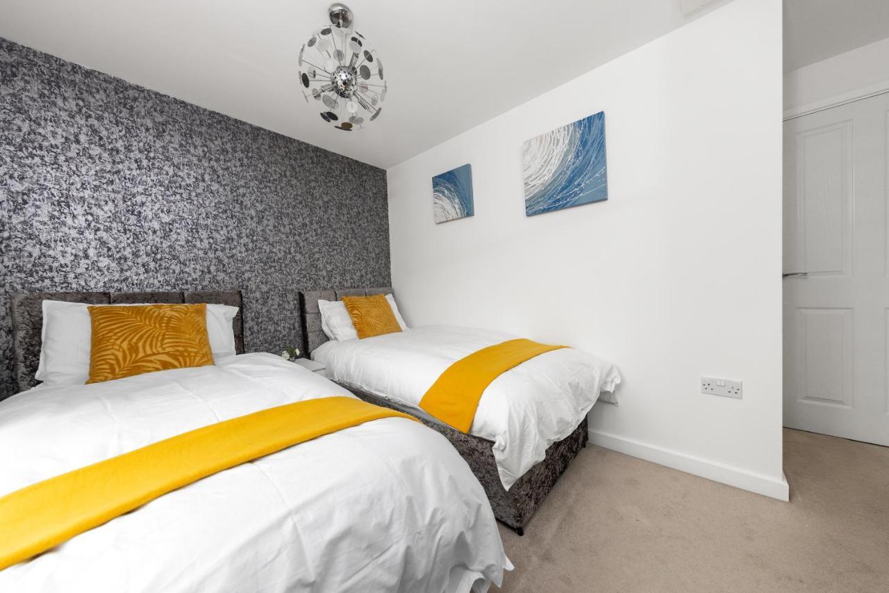 Royal House Wolverhampton - Perfect For Contractors & Large Groups Buitenkant foto
